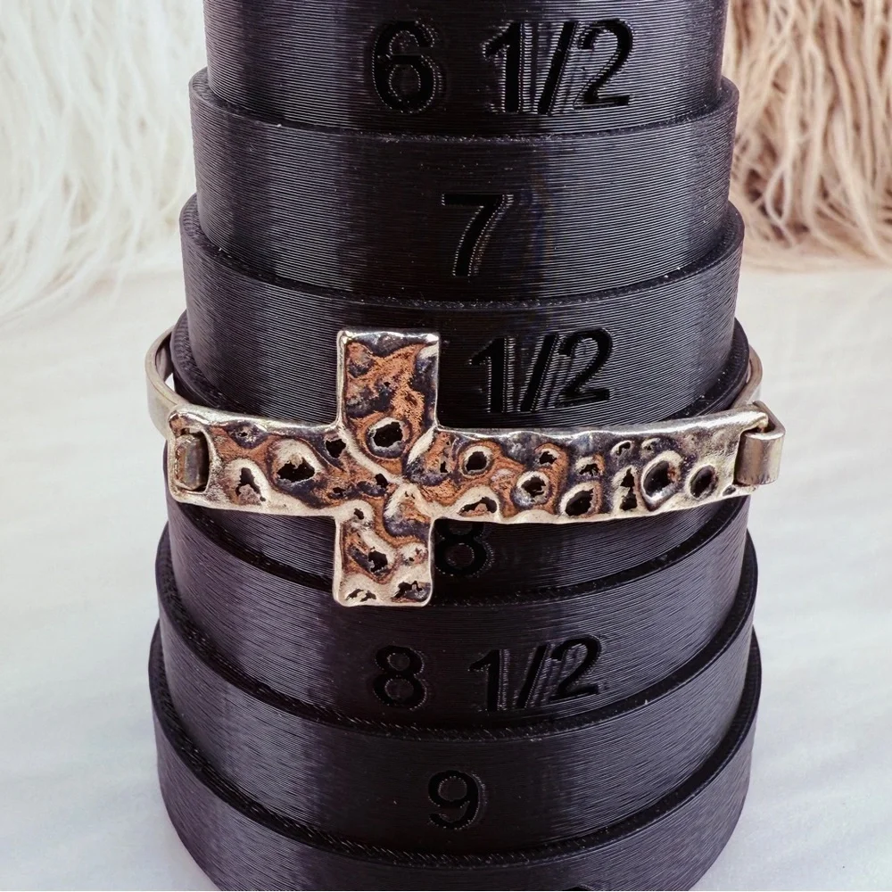 Vintage aged, Silvertone hammered cross bangle bracelet